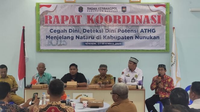 
					Badan Kesatuan Bangsa dan Politik (Kesbangpol), Nunukan, Kalimantan Utara, menginisiasi Rakor cegah dini, deteksi dini, potensi Ancaman Tantangan Hambatan dan Gangguan (ATHG), jelang Natal dan Tahun Baru 2026, Selasa (23/12/2025).