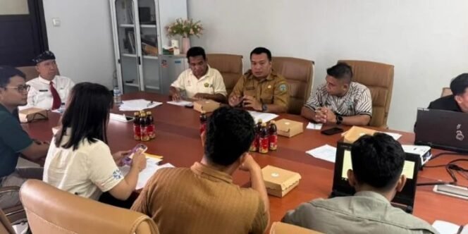 
					Rapat perizinan baru, maupun perpanjangan Pengusahaan Air Tanah di Dinas ESDM Kaltara. Dok.ESDM Kaltara.