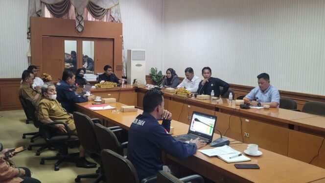 
					DPRD Nunukan mengundang PDAM untuk membahas dugaan nepotisme dalam perekrutan 12 pegawainya, Senin (12/1/2026).