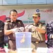 Kepala Satpol PP Nunukan, Mesak Adianto ikut memusnahkan sabu sabu pada agenda pemusnahan barang bukti pidana di Kejari Nunukan.