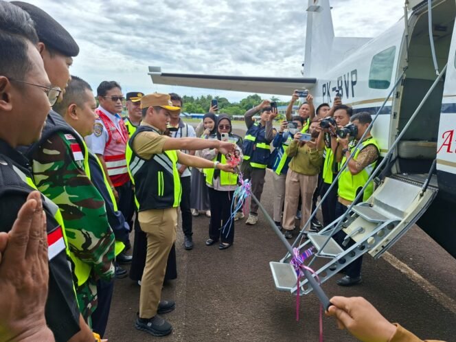 
					Bupati Nunukan, Irwan Sabri melaunching SOA penerbangan ke Krayan untuk 2026. Dok.Edy.