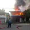 Kebakaran di Jalan Rimba, Nunukan Tengah, salah satu wilayah padat penduduk Nunukan. Minggu (11/1/2026). Kebakaran diduga akibat korsleting AC. Dok.Disdamkar.
