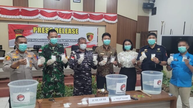 
					Pemusnahan 755,67 gram sabu sabu hasil pengungkapan kasus medio akhir 2025 - Januari 2026 di Mapolres Nunukan.