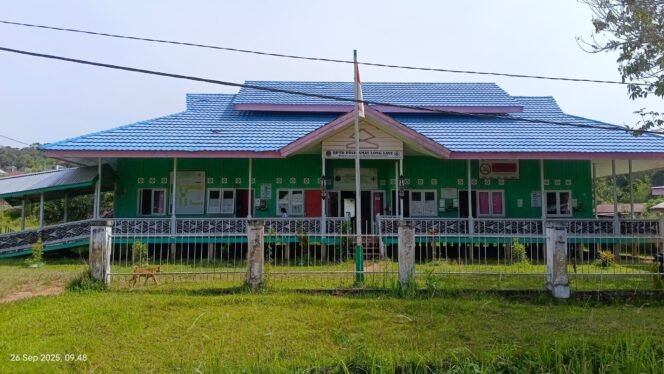 
					Puskesmas Long Layu di dataran tinggi Krayan. Beberapa waktu lalu warga mengeluhkan jam kerja dokter di puskesmas ini yang dianggap tak disiplin. Dok.Miskia.