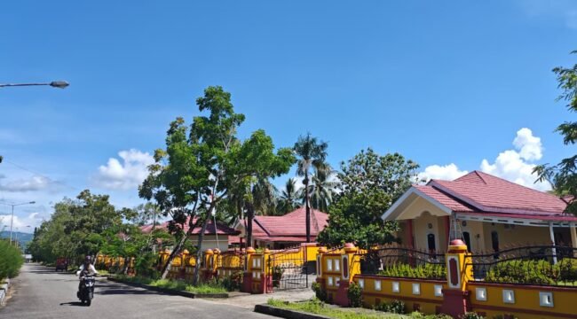 Deretan perumahan DPRD Nunukan yang sampai saat ini tak berfungsi sebagaimana mestinya.