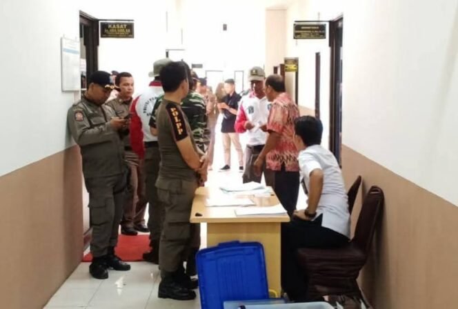 
					Ilustrasi : Tes urine para Satpol PP Nunukan oleh BNNK. Dok.Prokopim Nunukan.