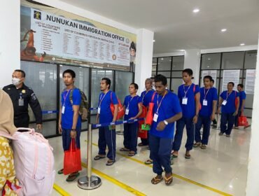 Ilustrasi : Deportan asal Malaysia saat didata Imigrasi di TPI Tunon Taka, Nunukan. Dok.Edy Santri.