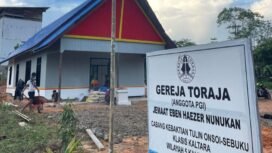 Gereja Toraja Jemaat Eben Haizer Nunukan yang dibangun Satgas Pamtas RI - Malaysia Yonkav 13/SL. Sebuah bentuk toleransi beragama di tapal batas sekaligus penegasan semboyan TNI dari Rakyat, oleh Rakyat dan untuk Rakyat. Dok.Penerangan Yonkav 13/SL.