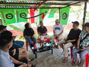 Diskusi terkait kendala perekrutan mahasiswa di Poltek Nunukan. Direktur Poltek Nunukan, Arkaz Viddi (tengah) menjabarkan kendala dan upaya kampus untuk menuju universitas dan destinasi wisata khususnya advokasi di Kaltara. 