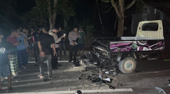 Laka lantas di Nunukan Selatan. Pengendara motor diduga mabuk menabrak mobil pikap yang terparkir di bahu jalan. Dok.Polres Nunukan.