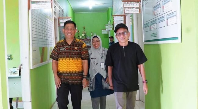 Wakil Bupati Nunukan, Kalimantan Utara, Hermanus, meninjau sejumlah Kantor Kecamatan di pelosok pedalaman Nunukan. Dok.Prokopim Nunukan.