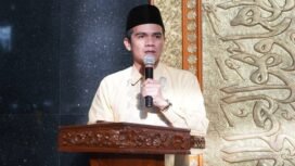 Bupati Nunukan, Irwan Sabri saat memberi sambutan menjelang Sholat Ied di Masjid Islamic Centre Nunukan, Sabtu (21/3/2026). Dok.Prokopim.