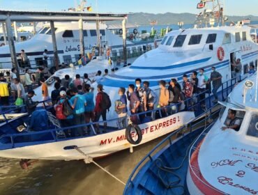 Sejumlah kapal Nunukan - Tawau yang berlabuh di Pelabuhan Internasional, Tunon Taka, Nunukan.