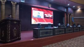 Bupati Nunukan, Irwan Sabri saat membacakan LKPJ 2025 dalam Rapat Paripurna DPRD Nunukan, Jumat (27/3/2026).