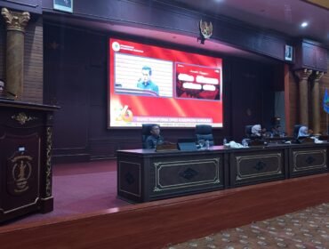 Bupati Nunukan, Irwan Sabri saat membacakan LKPJ 2025 dalam Rapat Paripurna DPRD Nunukan, Jumat (27/3/2026).