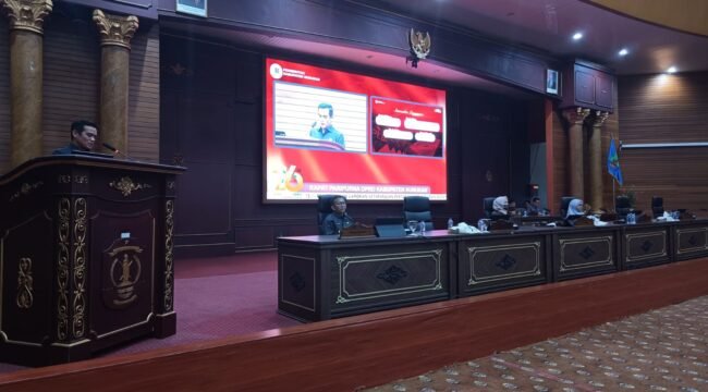 Bupati Nunukan, Irwan Sabri saat membacakan LKPJ 2025 dalam Rapat Paripurna DPRD Nunukan, Jumat (27/3/2026).