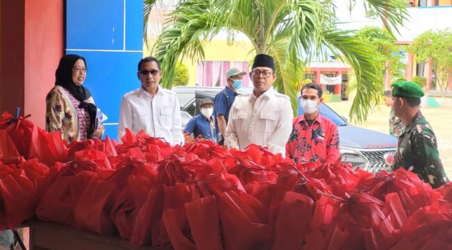 Distribusi perdana MBG ke SMKN I Sebatik Barat oleh SPPG Liang Bunyu dibawah Yayasan Aztrada Garuda Jaya, Kamis (12/3/2026).