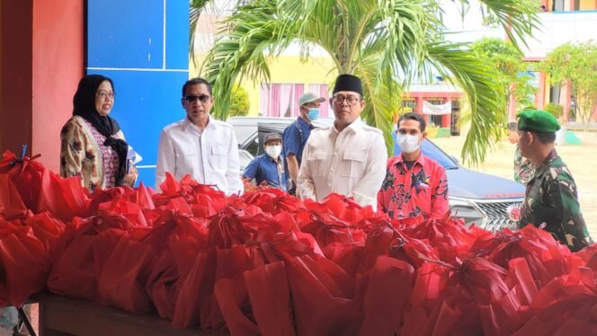 
					Distribusi perdana MBG ke SMKN I Sebatik Barat oleh SPPG Liang Bunyu dibawah Yayasan Aztrada Garuda Jaya, Kamis (12/3/2026).
