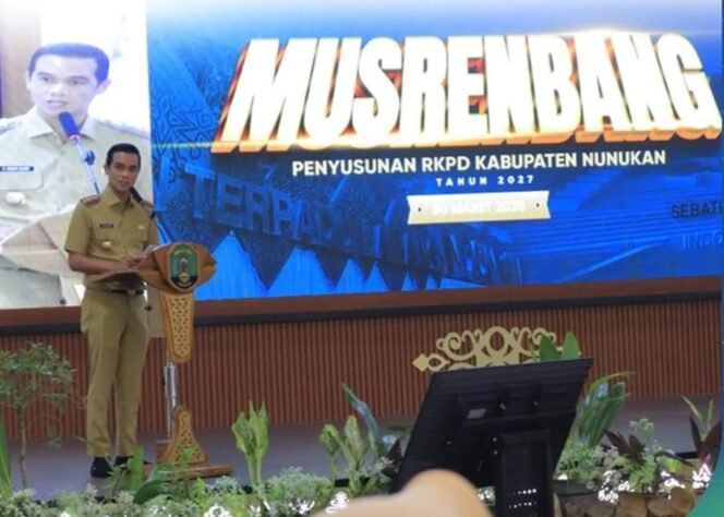 
					Bupati Nunukan, Irwan Sabri saat memberi sambutan di Musrenbang 2026, Senin (30/3/2026). Dok.Diskominfotik.