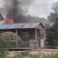 Kebakaran yang menimpa tiga unit rumah guru SDN 010 Desa Pelaju, Sembakung. Dok.Disdamkar Nunukan.