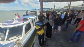 Sejumlah penumpang Speed boat yang akan berangkat ke Tarakan melalui PLBL Liem Hie Djung, Nunukan.