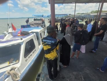 Sejumlah penumpang Speed boat yang akan berangkat ke Tarakan melalui PLBL Liem Hie Djung, Nunukan.
