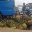 Tumpukan tabung LPG melon milik warga Nunukan yang antre menunggu isi ulang.