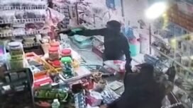 Tangkapan layar CCTV dari sebuah aksi perampokan di sebuah Toko Sembako di Jalan Jenderal Sudirman, Desa Sei Manurung, Sebatik. 