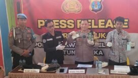 Jumpa Pers pengungkapan kasus dugaan TPPO yang dilakukan seorang supir Angkot, GE (42), di Mapolsek KSKP Nunukan, Jumat (24/4/2026).