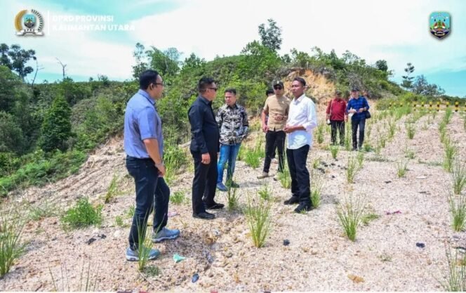 
					Panitia Khusus (Pansus) Laporan Keterangan Pertanggungjawaban (LKPj) Gubernur Kalimantan Utara Tahun 2025 melakukan monitoring lapangan ke sejumlah titik pembangunan di Kota Tarakan, Selasa (14/04/2026). Dok.DPRD Kaltara.