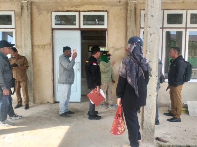 
					Sebuah Mushola yang dinilai dibangun asal asalan, dijumpai dalam monitoring LKPJ 2025, yang dilakukan Ketua DPRD Nunukan, Hj Rachma Leppa Hafid. Dok.DPRD Nunukan.