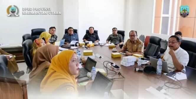 
					Panitia Khusus (Pansus) II DPRD Provinsi Kalimantan Utara menggelar rapat kerja, membahas pasal-pasal Rancangan Peraturan Daerah (Ranperda) tentang Pembangunan Perkebunan Berkelanjutan, Senin (20/4/2026). Dok.DPRD Kaltara.
