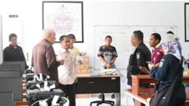Anggota Pansus LKPJ Kaltara 2025, Ruman Tumbo dan La Dulah, meninjau berbagai proyek strategis lintas sektor, mulai dari infrastruktur jalan, pendidikan, hingga fasilitas pendukung pelayanan publik di Nunukan. Dok.DPRD Kaltara.