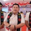 Kakanwil Dirjen Pemasyarakatan Kaltim, Endang Lintang Hardiman (tengah) bersama Kalapas Nunukan lama, Puang Dirham (Kanan) dan Kalapas baru Donny Setiawan (kiri) saat acara Sertijab dan Deklarasi Zero Halinar di LAPAS Nunukan, Kamis (23/4/2026).