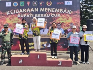 Tiga atlet penembak asal Nunukan, Kalimantan Utara, berhasil naik podium dan membawa pulang medali emas, perak dan perunggu dari kejuaraan menembak Piala Bupati Berau, Kaltim 2026. Dok.Hardi Ronggolawe.