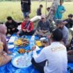 Bupati Nunukan, Irwan Sabri, membuka diskusi bersama para petani di Kelurahan Tanjung Harapan, Kampung Tengah, Sungai Lancang, Nunukan Selatan, Sabtu (25/04/2026). Dok.Prokopim.