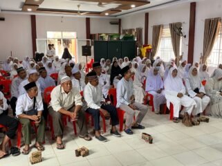 Calhaj Nunukan saat mengikuti Manasik oleh Petugas Kemenag. Dok.Kemenag Nunukan.