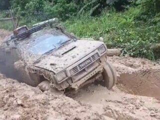 Kondisi jalur utama di wilayah Krayan. Jalan kendaraan menjelma jalur off road dan mengakibatkan kenaikan harga pada semua barang kebutuhan masyarakat. Dok.Gat Khaleb.