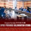 Panitia Khusus (Pansus) III DPRD Kaltara terus mempercepat pembahasan Rancangan Peraturan Daerah (Ranperda) tentang Tata Cara Perizinan Pengusahaan dan Persetujuan Penggunaan Sumber Daya Air di wilayah Sungai Kayan.
Rapat lanjutan tersebut digelar pada Kamis (23/4/26) di Ruang Rapat Badan Penghubung Provinsi Kalimantan Utara Kota Tarakan. Dok.DPRD Kaltara.
