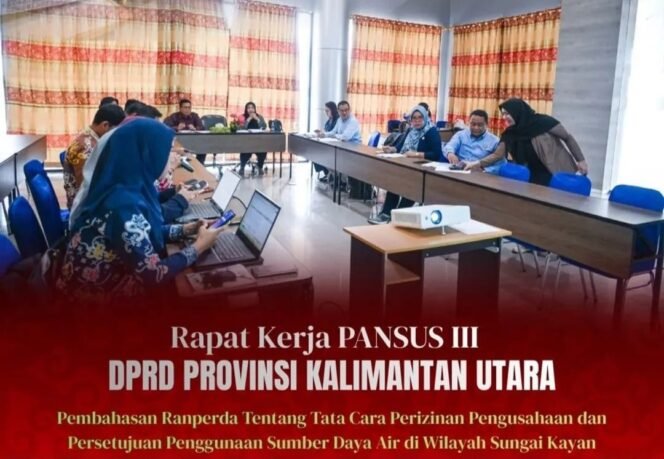 
					Panitia Khusus (Pansus) III DPRD Kaltara terus mempercepat pembahasan Rancangan Peraturan Daerah (Ranperda) tentang Tata Cara Perizinan Pengusahaan dan Persetujuan Penggunaan Sumber Daya Air di wilayah Sungai Kayan.
Rapat lanjutan tersebut digelar pada Kamis (23/4/26) di Ruang Rapat Badan Penghubung Provinsi Kalimantan Utara Kota Tarakan. Dok.DPRD Kaltara.
