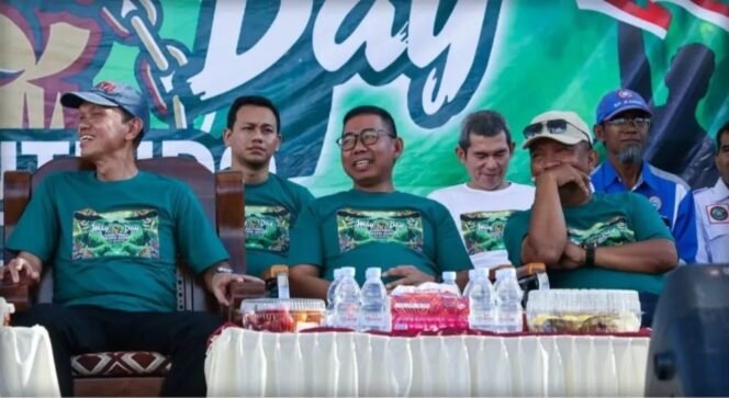 
					Wakil Ketua DPRD Provinsi Kalimantan Utara, H. Muddain, bersama Wakil Ketua Komisi IV DPRD Kaltara, Dr. H. Syamsuddin Arfah, menghadiri Peringatan Hari Buruh Internasional (May Day) 2026 di Kota Tarakan, Minggu (03/05/2026). Dok.DPRD Kaltara.