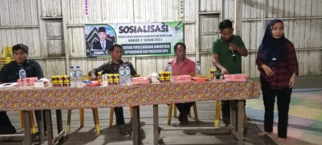 
					Anggota DPRD Nunukan, Donal, menggelar Sosialisasi Perda Kabupaten Nunukan Nomor 5 Tahun 2024 tentang Penyelenggaraan Administrasi Kependudukan dan Pencatatan Sipil. Dok.DPRD Nunukan.