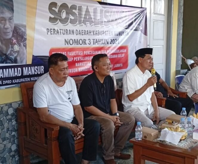 
					Anggota DPRD Nunukan, Muhammad Mansur saat melakukan Sosialisasi Perda Nomor 3 Tahun 2021 tentang Narkoba. Dok.DPRD Nunukan.