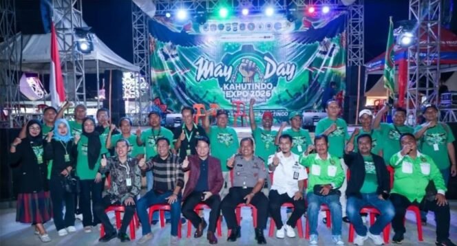 
					Ketua DPRD Provinsi Kalimantan Utara, H. Achmad Djufrie, bersama Sekretaris Komisi IV, Dr. Syamsuddin Arfah, menghadiri dialog interaktif pada May Day Kahutindo Expo 2026 Kota Tarakan, di Area Lahan Bandara Juwata Tarakan, Kamis (30/04/2026) malam.  Dok.DPRD Kaltara.