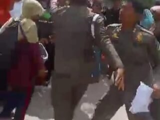Tangkapan layar petugas Satpol PP Nunukan cekcok dengan pedagang di Alun Alun, Minggu (17/5/2026).