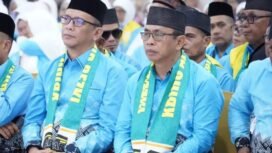 Penjabat (Pj.) Sekretaris Daerah Kabupaten Nunukan, Drs. Raden Iwan Kurniawan dan Kepala Dinas Pendidikan Kabupaten Nunukan, Akhmad, tercatat dala, rombongan Calon Jamaah Haji (CJH) asal Kabupaten Nunukan tahun 1447 H/2026 yang dilepas oleh Bupati Nunukan, di Aula lantai 5 kantor Bupati Nunukan, Kamis (30/4/2026). Dok.Prokopim.