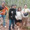Tim Rescue menyelamatkan dua gadis remaja yang tersesat di kawasan hutan wisata Desa Binusan, Minggu (10/5/2026). Dok.BPBD Nunukan.