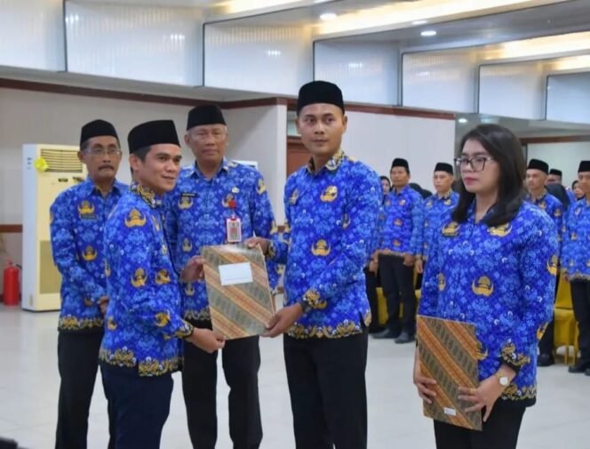 
					Bupati Nunukan H. Irwan Sabri, melantik 112 pejabat fungsional di lingkungan Pemerintah Kabupaten Nunukan, di Ruang Rapat Lantai V Kantor Bupati Nunukan, Kamis (30/4/2026). Dok.Prokopim.