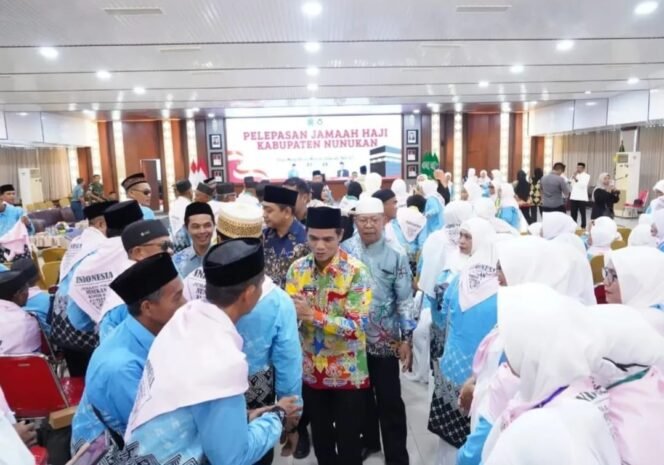 
					Bupati Nunukan, Irwan Sabri, melepas keberangkatan 222 Calon Jemaah Haji (CJH) Kabupaten Nunukan Tahun 1447 Hijriah/2026 Masehi, Kamis (30/4/2026). Dok.Prokopim.