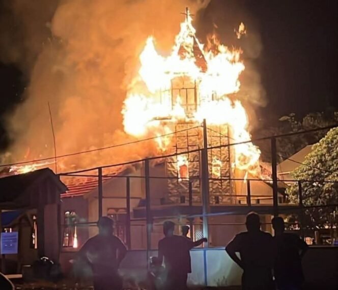 
					Gereja Katolik Santo Yosep di Desa Sekikilan, Tulin Onsoi, terbakar Jumat (12/6/2026) dini hari. Dok.Hikmah.